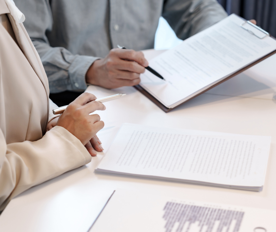 Contratos y acuerdos legales: